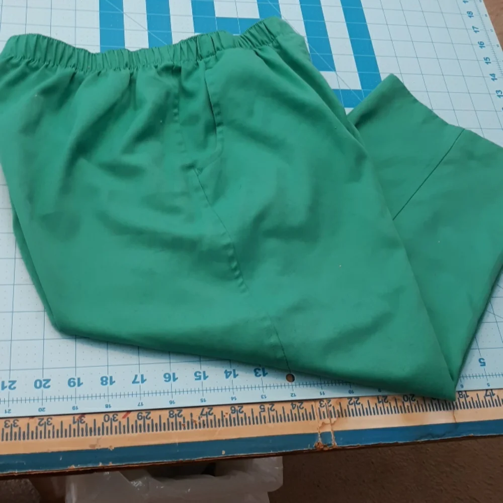 Capris - Picture 1 of 5